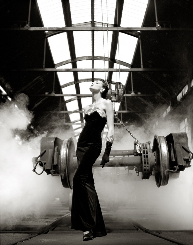 Ines de la Fressange, Chanel, Paris, 1985 © Albert Watson, courtesy of Fahey/Klein Gallery, Los Angeles