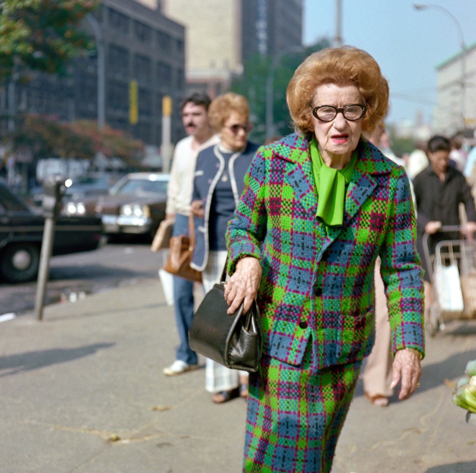 fotopuntoit_Abraham-Wolff-Catherine-DeLattre-Shoppers-Broadway-Upper-West-Side-NYC-1979-80-1