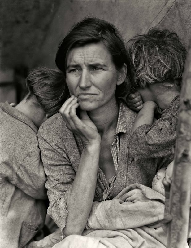 Dorothea Lange. Madre di 32 anni con sette figli; vive raccogliendo piselli in California. Nipomo, California, 1936 The New York Public Library | Library of Congress Prints and Photographs Division Washington