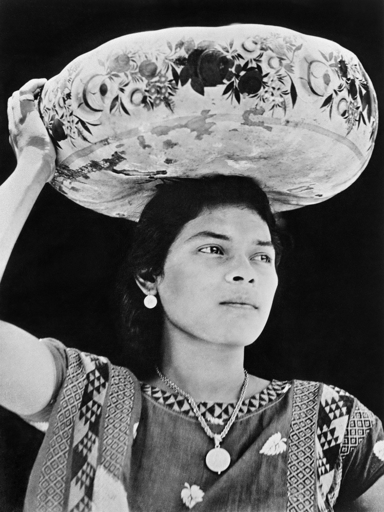 Tina Modotti, Donna di Tehuantepec, Messico, 1929 Archivi Cinemazero - Pordenone