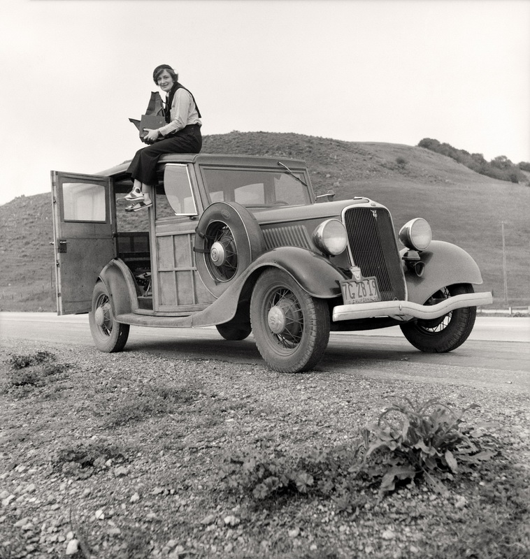 Dorothea  Lange fotografata da Rondal Partridge. California, 1936