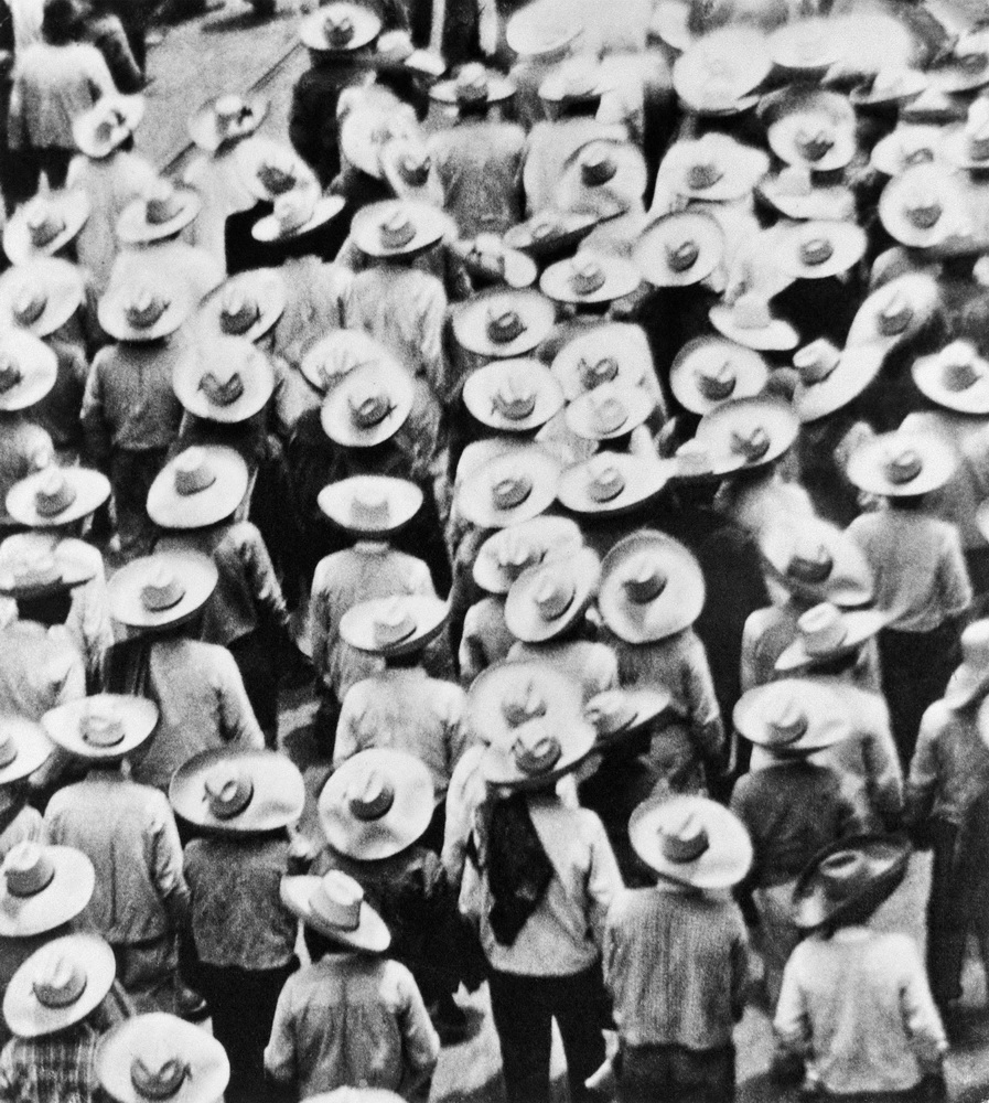 Tina Modotti, Marcia di campesinos, Messico, 1929 circa Archivi Cinemazero - Pordenone